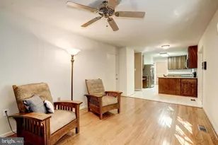 1404 Bayshire Ln, Herndon, VA 20170 - Photo 6