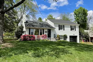 7308 Idylwood Rd, Falls Church, VA 22043 - Photo 2