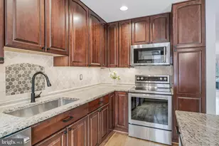 6050 Heatherwood Dr, Alexandria, VA 22310 - Photo 34