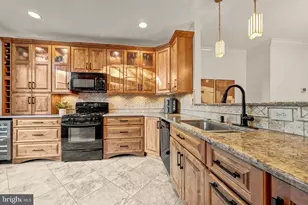 12027 Edgemere Cir, Reston, VA 20190 - Photo 14