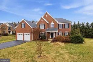 3221 Spring Rain Ct, Herndon, VA 20171 - Photo 2