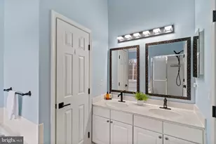 13258 Maple Creek Ln, Centreville, VA 20120 - Photo 22