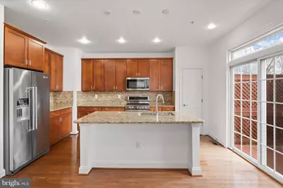 8072 Criaza Branch Court, Vienna, VA 22182 - Photo 6