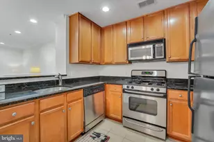 1516 North Point Dr, Reston, VA 20194 - Photo 8