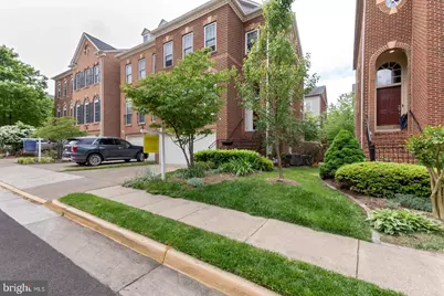 7121 Point Replete Circle, Fort Belvoir, VA 22060 - Photo 2