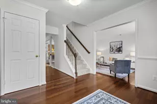 12017 Sugarland Valley Dr, Herndon, VA 20170 - Photo 4