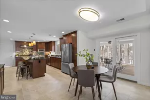 12017 Sugarland Valley Dr, Herndon, VA 20170 - Photo 14