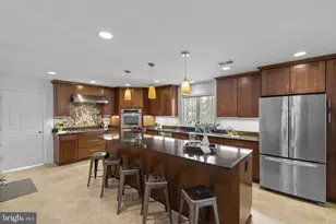 12017 Sugarland Valley Dr, Herndon, VA 20170 - Photo 16