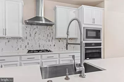 13039 Hattontown Square, Herndon, VA 20171 - Photo 14