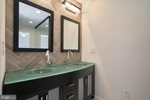 13715 Eastcliff Cir, Centreville, VA 20120 - Photo 16