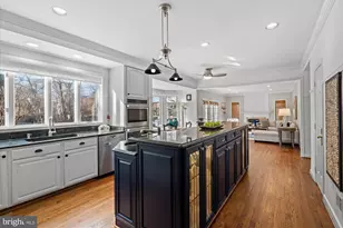 8812 Surrey Ct, Alexandria, VA 22309 - Photo 12