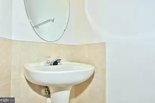 6414 Lureta Ann Ln, Springfield, VA 22150 - Photo 8