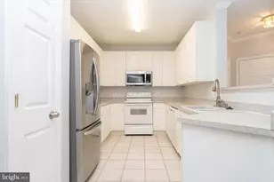 8183 Carnegie Hall Ct, Vienna, VA 22180 - Photo 6
