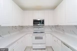 8183 Carnegie Hall Ct, Vienna, VA 22180 - Photo 12