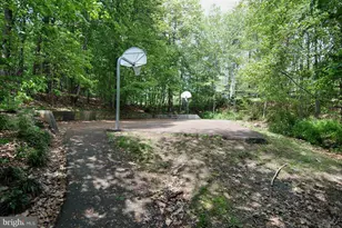 5902 Cove Landing Rd, Burke, VA 22015 - Photo 38