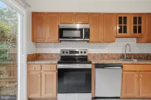 6112 Hoskins Hollow Cir, Centreville, VA 20121 - Photo 14