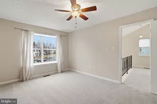 6112 Hoskins Hollow Cir, Centreville, VA 20121 - Photo 6