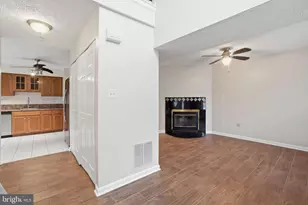 6112 Hoskins Hollow Cir, Centreville, VA 20121 - Photo 8