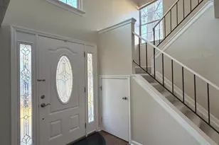 6112 Hoskins Hollow Cir, Centreville, VA 20121 - Photo 2