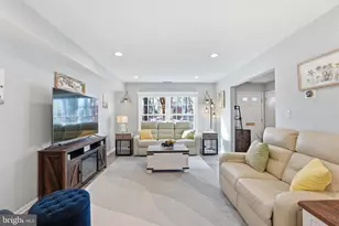 8142 Carrleigh Pkwy, Springfield, VA 22152 - Photo 4