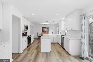 7923 Lake Pleasant Dr, Springfield, VA 22153 - Photo 8