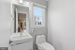 7923 Lake Pleasant Dr, Springfield, VA 22153 - Photo 20