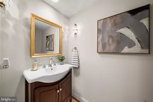 8311 Chapel Lake Ct, Annandale, VA 22003 - Photo 18