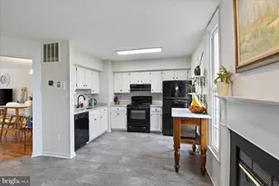 6940 Compton Ln, Centreville, VA 20121 - Photo 22