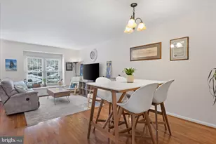 6940 Compton Ln, Centreville, VA 20121 - Photo 4