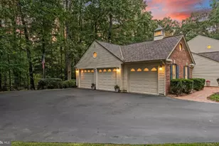 6220 Winslow Ct, Fairfax Station, VA 22039 - Photo 4