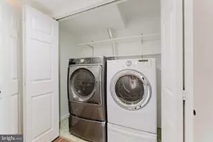 10151 Turnberry Pl, Oakton, VA 22124 - Photo 40