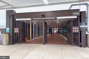 10151 Turnberry Pl, Oakton, VA 22124 - Photo 54