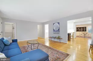 8921 Braeburn Dr, Annandale, VA 22003 - Photo 8