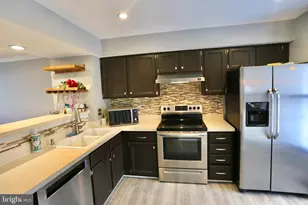 6623 Skylemar Trail, Centreville, VA 20121 - Photo 4