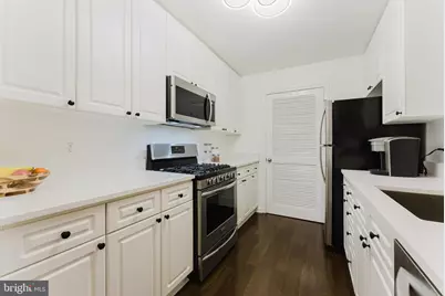 5563 Seminary Road #406, Falls Church, VA 22041 - Photo 6