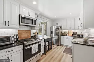 8309 Highcliffe Ct, Annandale, VA 22003 - Photo 4