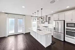 4967 Lakeside Xing, Chantilly, VA 20151 - Photo 2