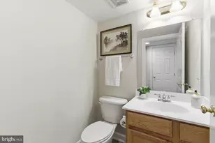 8002 Samuel Wallis St, Lorton, VA 22079 - Photo 38