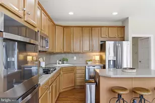 8002 Samuel Wallis St, Lorton, VA 22079 - Photo 10