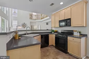 9017 Harrover Pl, Lorton, VA 22079 - Photo 16