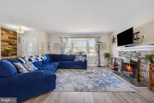 6703 Anders Terrace, Springfield, VA 22151 - Photo 8