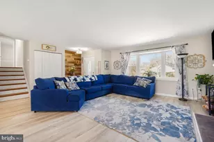 6703 Anders Terrace, Springfield, VA 22151 - Photo 4