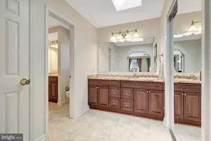 977 Redberry Ct, Great Falls, VA 22066 - Photo 18