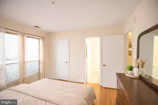 3176 Summit Square Dr, Oakton, VA 22124 - Photo 18