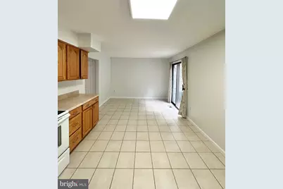 2868 Kelly Square, Vienna, VA 22181 - Photo 10