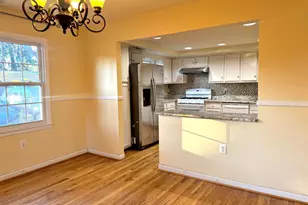 1008 Moorefield Creek Rd SW, Vienna, VA 22180 - Photo 8