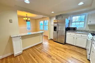 1008 Moorefield Creek Rd SW, Vienna, VA 22180 - Photo 12