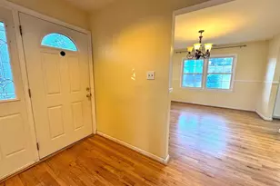 1008 Moorefield Creek Rd SW, Vienna, VA 22180 - Photo 6