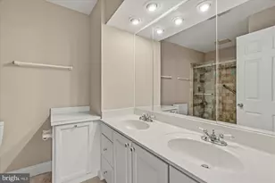 8237 Clifton Farm Ct, Alexandria, VA 22306 - Photo 22