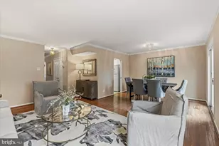 8237 Clifton Farm Ct, Alexandria, VA 22306 - Photo 10